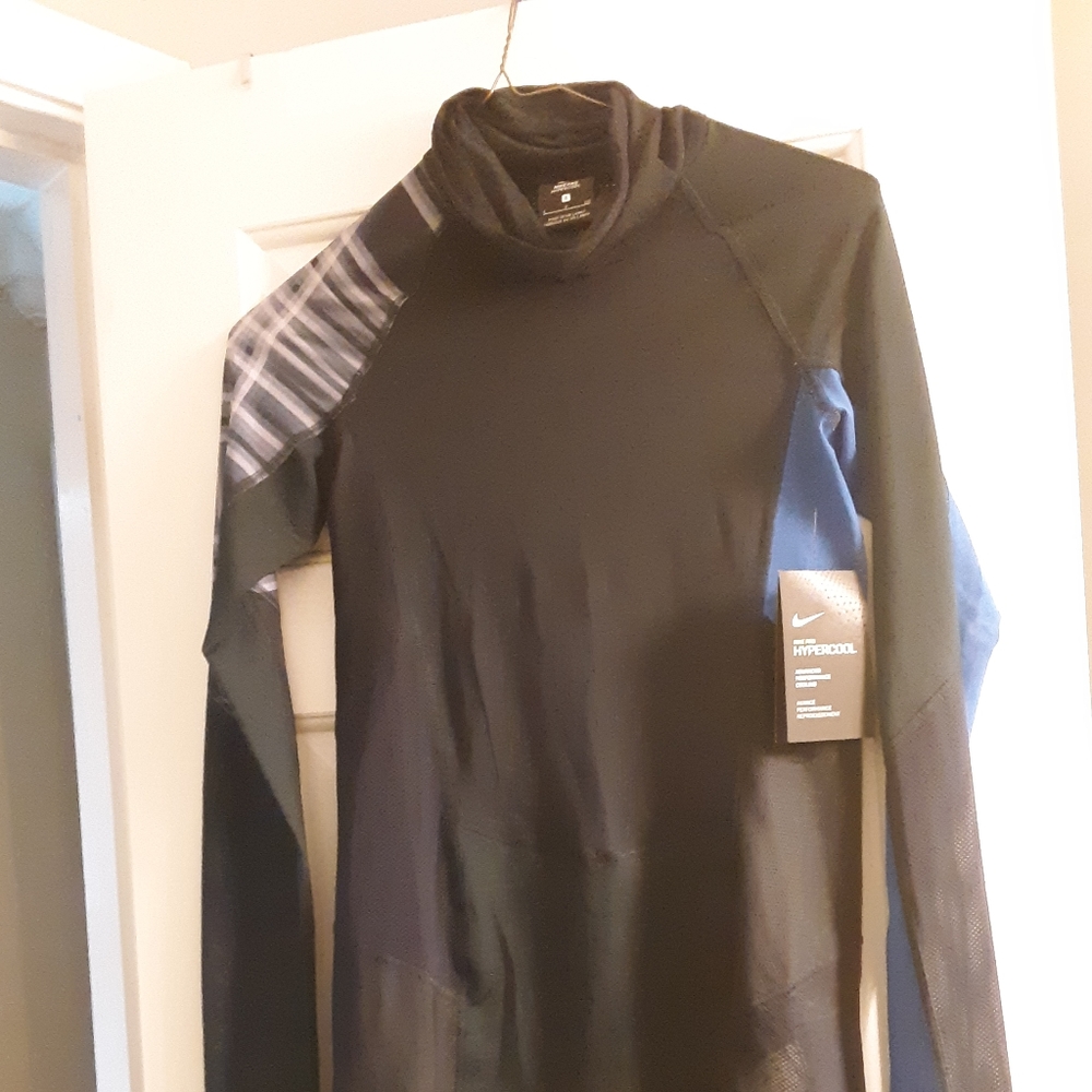Nike athletic top (6)